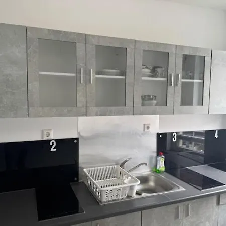 Breda City Oda ve Kahvaltı 3*